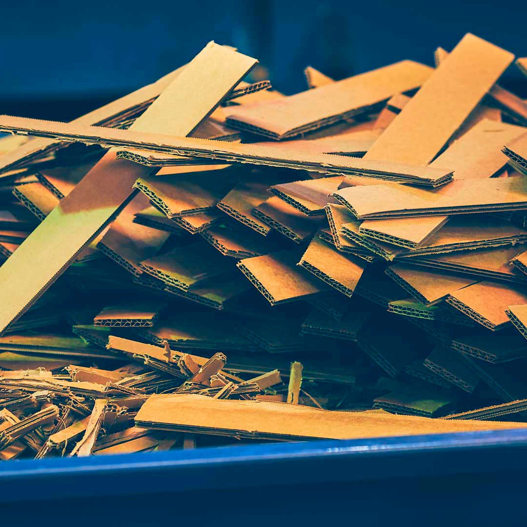 Hvad vil det sige at tænke grønt? Vores restpap er 100% recirkulerbart og sendes til til genanvendelse